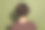 后面的后视图照片华丽的女孩与鲍勃发型穿着穿着t恤转身与她的背部孤立的卡其色背景图片下载