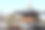 中国上海，宝山寺中式亭台上的金凤凰近景。凤凰是象征好事发生的鸟。图片下载