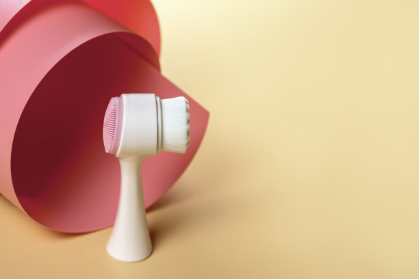 用于洗脸和清洁面部。卫生设备。女性的美。图片下载