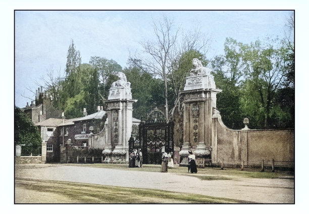 古董伦敦的照片:汉普顿宫廷，狮子门图片下载