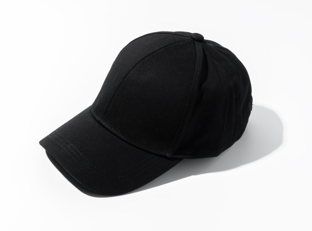白色背景上的黑色棒球帽图片下载
