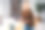 秘书的照片金发退休妇女在办公室写笔记本控制信息财务数据分析图表图片下载