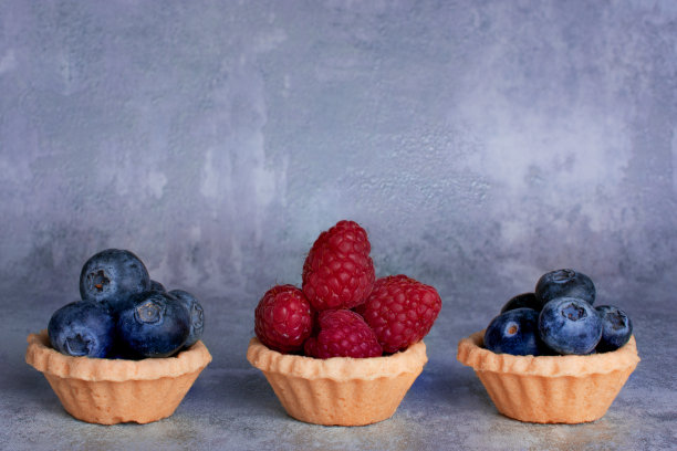 新鲜蓝莓和覆盆子的背景照片图片下载