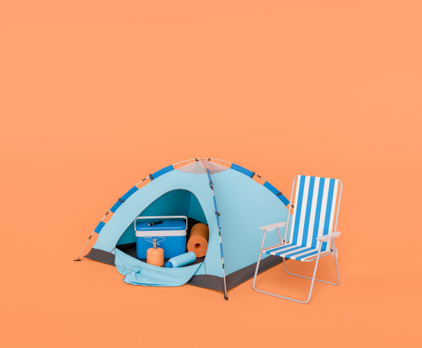 露营帐篷与配件和条纹椅子在橙色背景图片下载