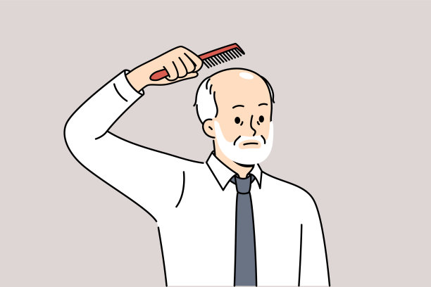 老人悲伤的秃顶男子拿着梳子在头上，为他年老的损失而烦恼图片下载