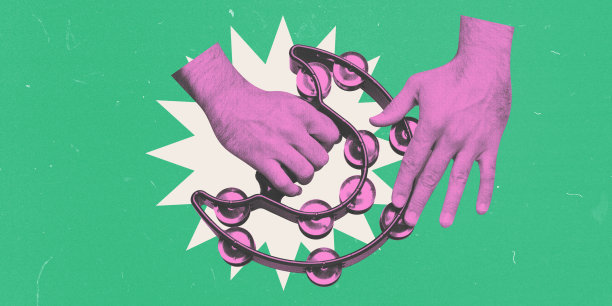 手在绿色背景上演奏手鼓。民间乐队演奏，世界音乐与民间传统图片下载