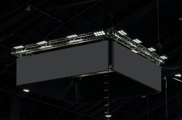 悬挂黑色水平广告牌与剪辑路径模拟图片下载