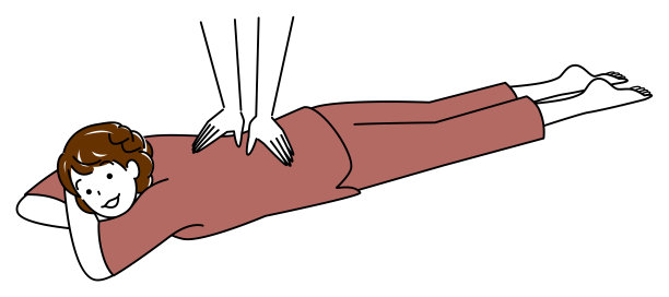 可爱的女士穿着按摩服躺在他的腹部接受按摩。简单插图矢量图片下载