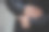 穿黑色皮夹克的女人图片下载