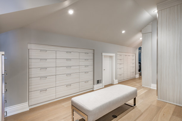 室内照片的豪华住宅家庭书房书房餐厅厨房客厅卧室浴室步入壁橱玻璃淋浴管家食品储藏室大钢琴台球桌和一个大壁炉。图片下载