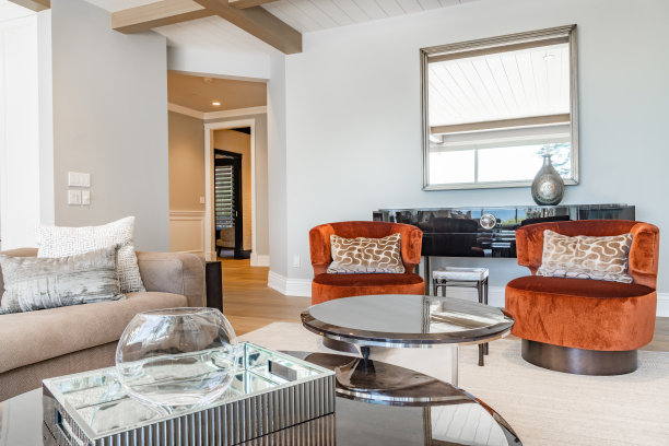 室内照片的豪华住宅家庭书房书房餐厅厨房客厅卧室浴室步入壁橱玻璃淋浴管家食品储藏室大钢琴台球桌和一个大壁炉。图片下载