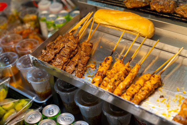 台湾台北夜市的街头小吃。图片下载