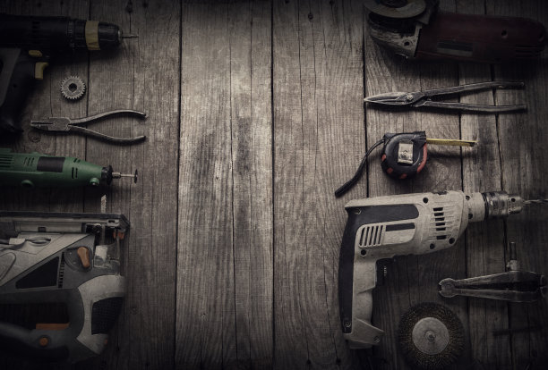 电动手工具(螺丝刀、钻、锯、拼图)俯视图，照片处理:instagram。图片下载