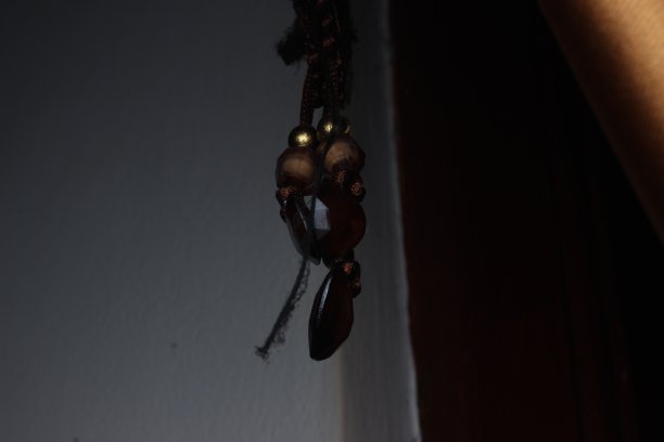 窗帘配件有闪亮的棕色水晶图片下载