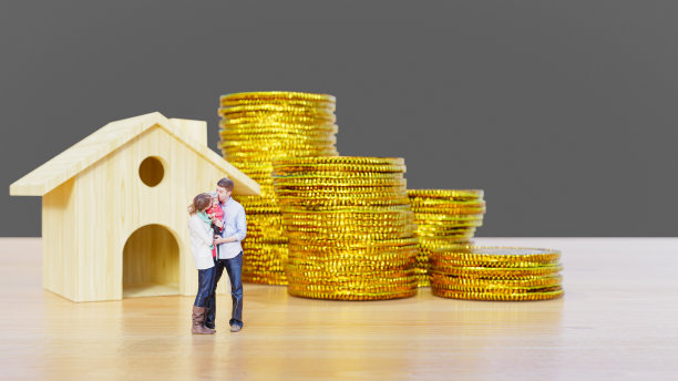 家庭概念，微型家庭与微型房子和堆栈硬币在白色背景。三维演示图片下载