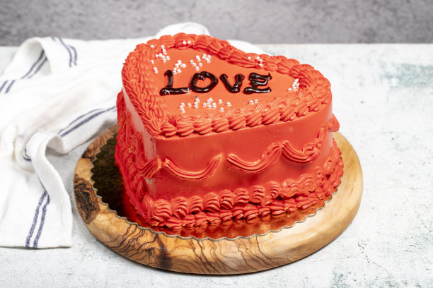 心形蛋糕。特别为情人节准备的心形蛋糕图片下载