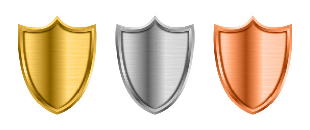金、银、青铜金属盾牌。安全防护老式金属奖杯盾牌，框架，闪光和光反射。向量图片下载