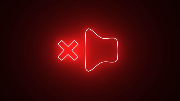 霓虹灯音量关闭符号。没有声音图标。霓虹灯录音棚设计、广告、标牌。霓虹红色扬声器静音图标孤立的黑色背景。图片下载