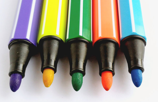 彩色毡尖笔，红色笔图片下载