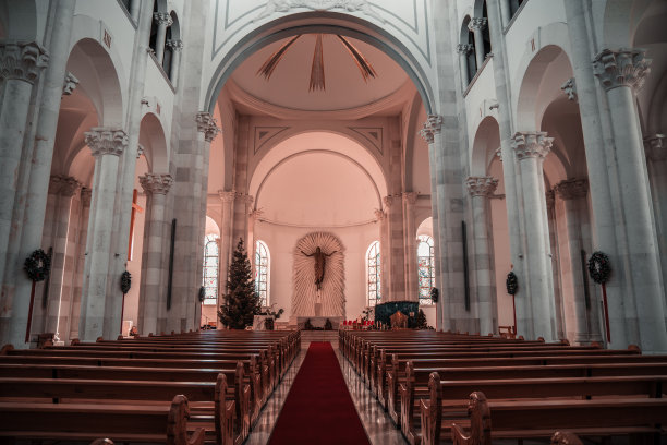 科索沃普里什蒂纳的圣特蕾莎修女大教堂图片下载