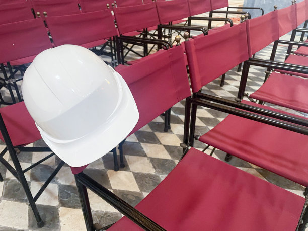 导演型折叠椅，白色工作头盔休息图片下载