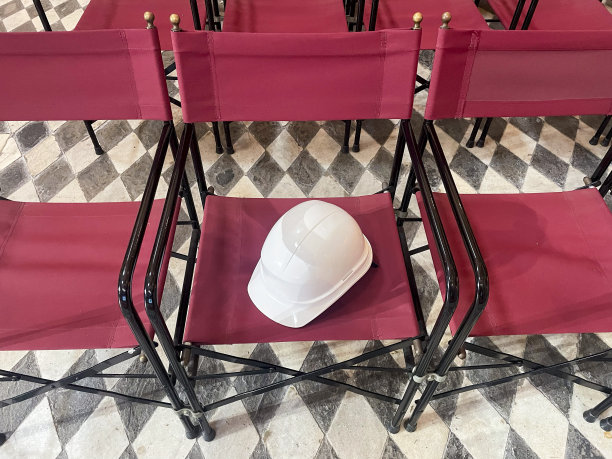 导演型折叠椅，白色工作头盔休息图片下载