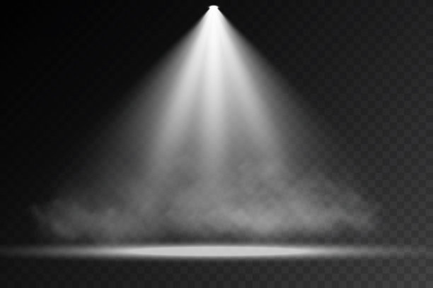 透明背景下的黑暗舞台，聚光灯下的霓虹灯，空荡荡的黑暗舞台和烟雾缭绕的演播室。用于产品演示。图片下载