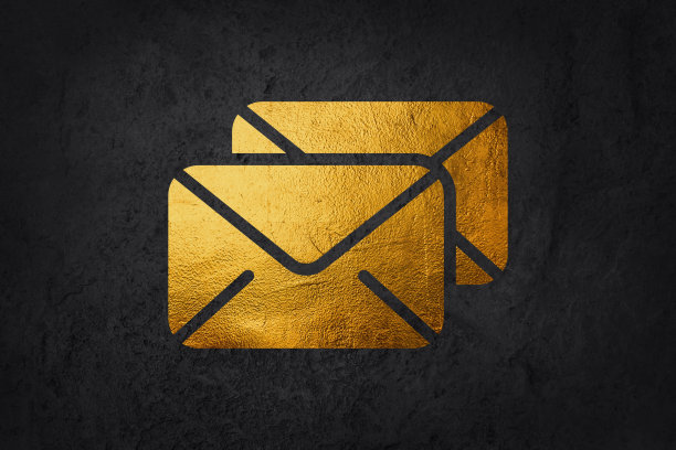 黄金矢量图标的矢量插图集黄金通信图标手机信封电子邮件地址电话符号在黑色背景与黄金发光效果。图片下载
