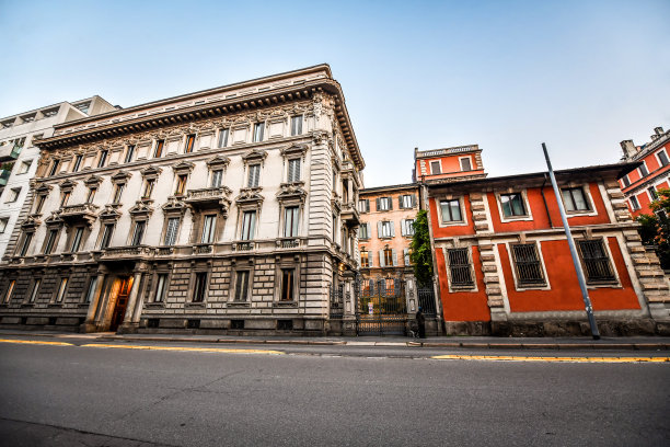 意大利米兰市中心美丽的建筑图片下载