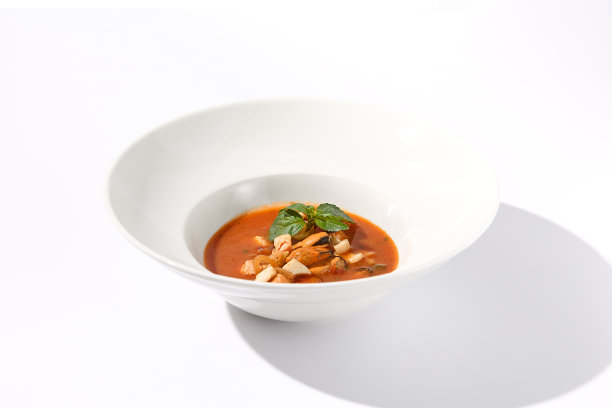 经典的意大利风格的西红柿汤，白色的海鲜，适合美食博客和食谱插图图片下载