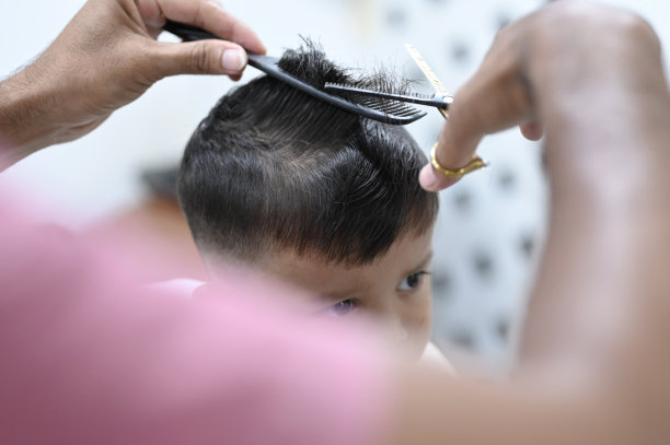 剪发特写图片下载