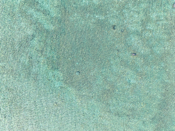 冬天的乔治亚湾靠近加拿大安大略省的蒂尼图片下载