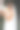 新娘手里捧着一束美丽的白色结婚花。公园里的户外照片。时尚的新娘。精致的妆图片下载