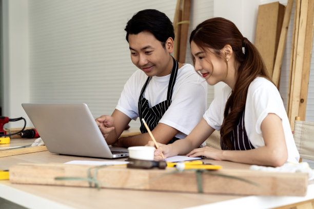 咖啡店业主装修规划:设计现代时尚布局的综合指南图片下载