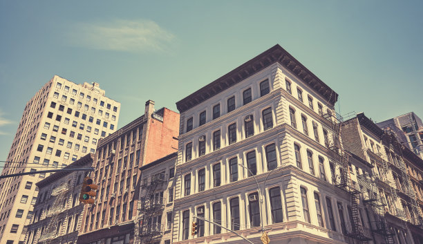 复古风格的纽约多元建筑图片，曼哈顿，美国。图片下载