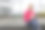 年轻的秃顶女企业家克服了所有的挑战，开始了她的新事业图片下载