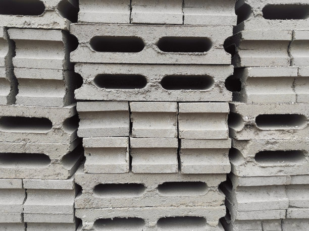 灰色的混凝土砖被隔离在透明的背景上图片下载