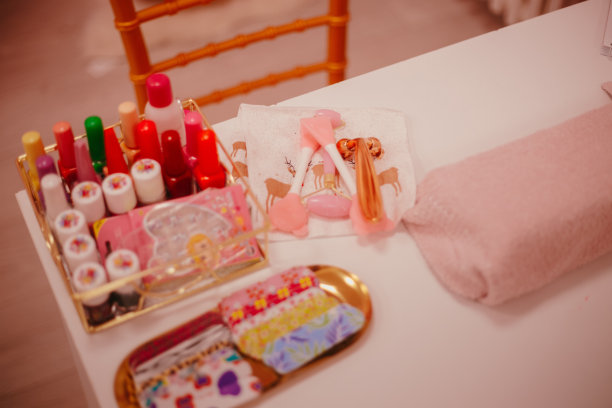 儿童指甲沙龙股票照片图片下载