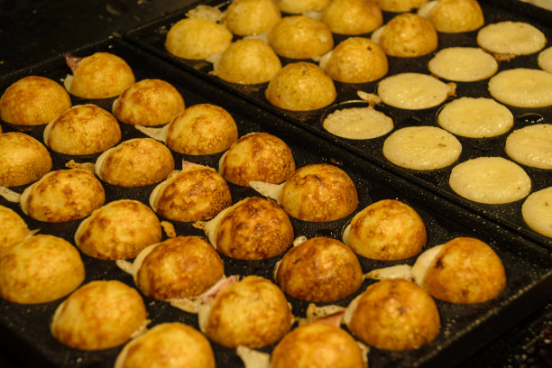 泰国传统食品市场和集市上的章鱼烧图片下载