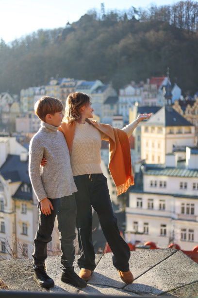 卡罗维发利的母子图片下载