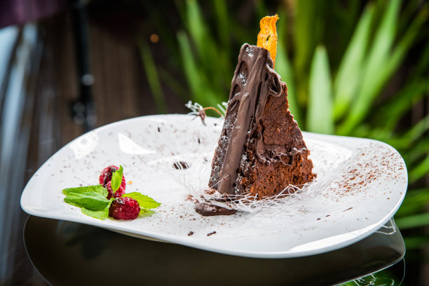 为聚会准备的糖果。生日聚会的甜点。生日蛋糕和甜点。糕点艺术。图片下载