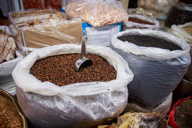 袋装优质贡布黑胡椒图片下载