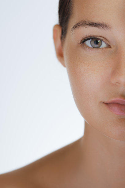 皮肤护理概念照片的特写女性完美的脸，水润的皮肤图片下载