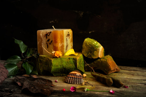 为情人节、圣诞节、复活节等庆祝活动准备的静物画图片下载