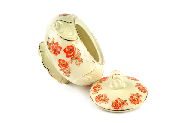 老式瓷器糖果碗孤立在白色。图片下载