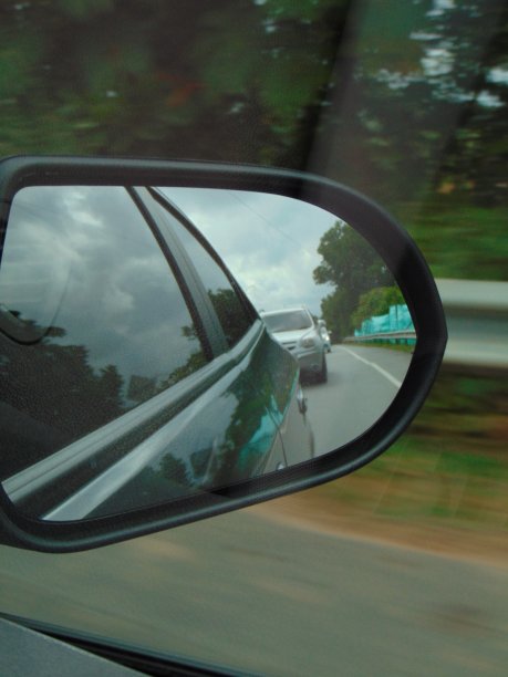 路上的车图片下载