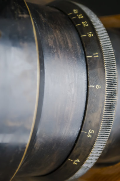 特写镜头。黑色的镜头。镜头上的特写数字。图片下载