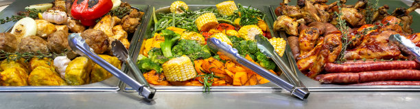 咖啡馆的柜台上有许多种类繁多、美味可口的食物。网站的水平横幅。图片下载