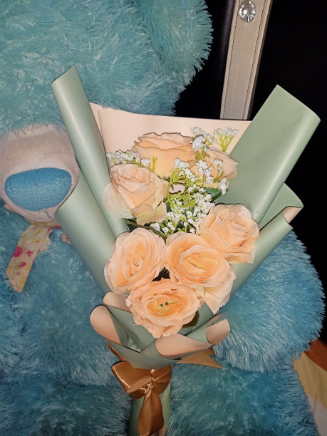 作为毕业和结婚礼物的花束图片下载