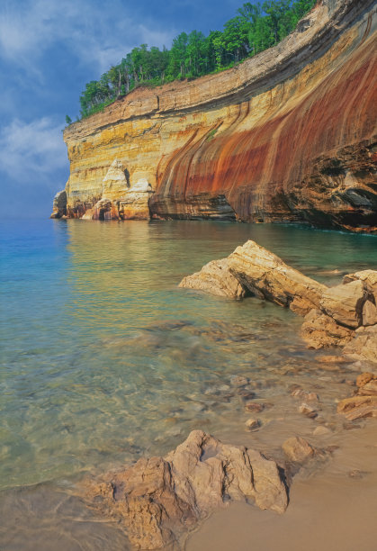 矿物染色悬崖图片岩石国家湖岸图片下载